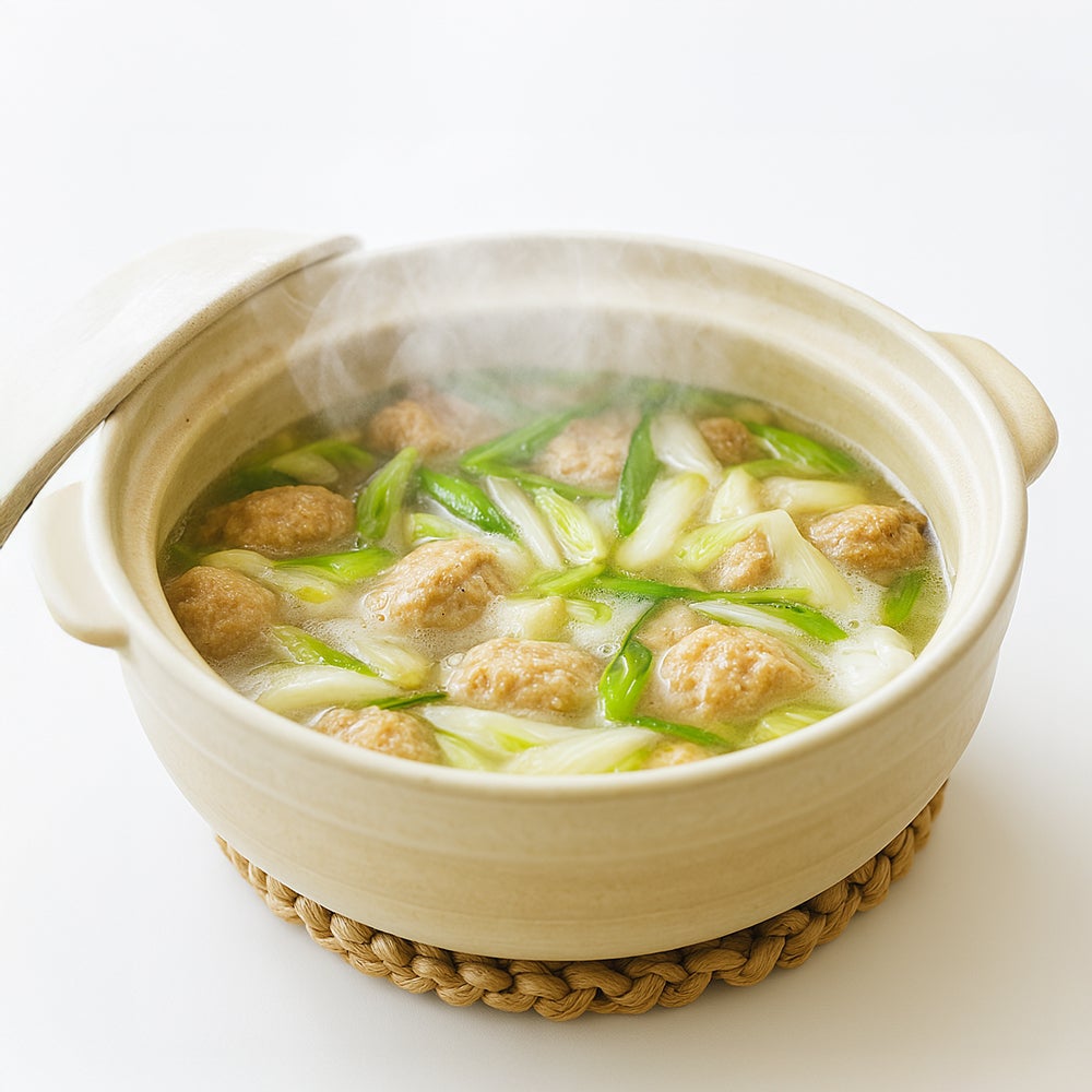 鶏のつみれとごぼうのしょうが味噌鍋